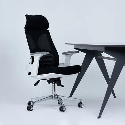 Nova Manager Chair