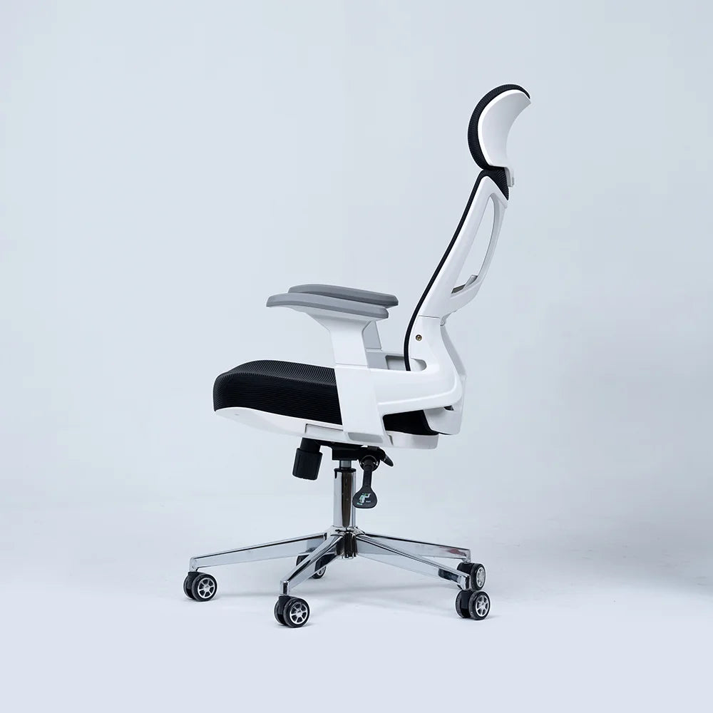 Nova Manager Chair