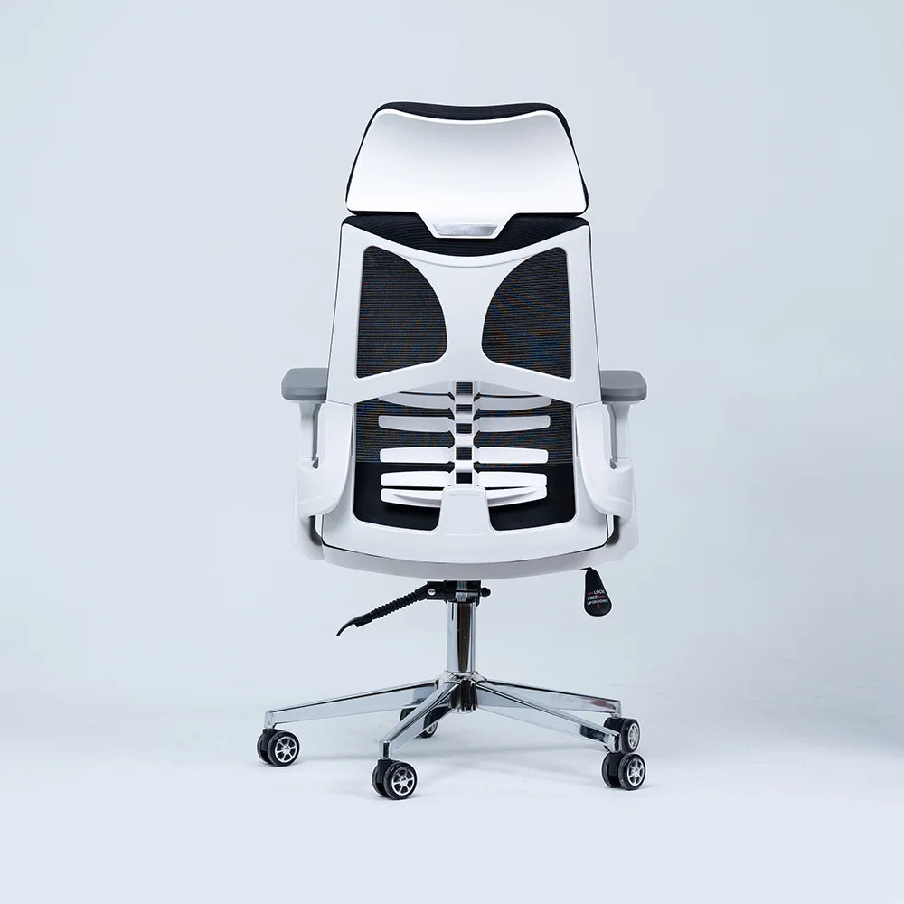 Nova Manager Chair